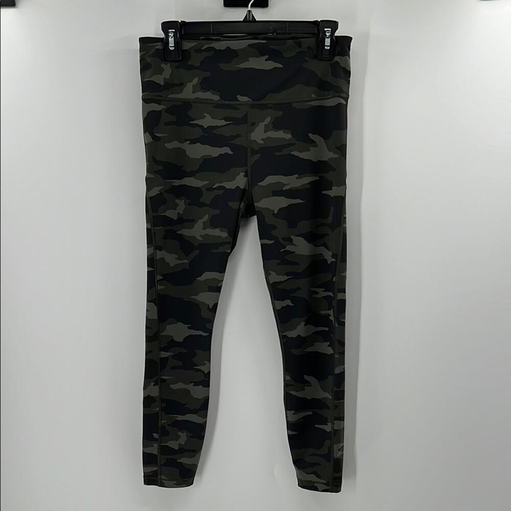 Athleta Women's Ultimate 7/8 Tight - Camo - Medium